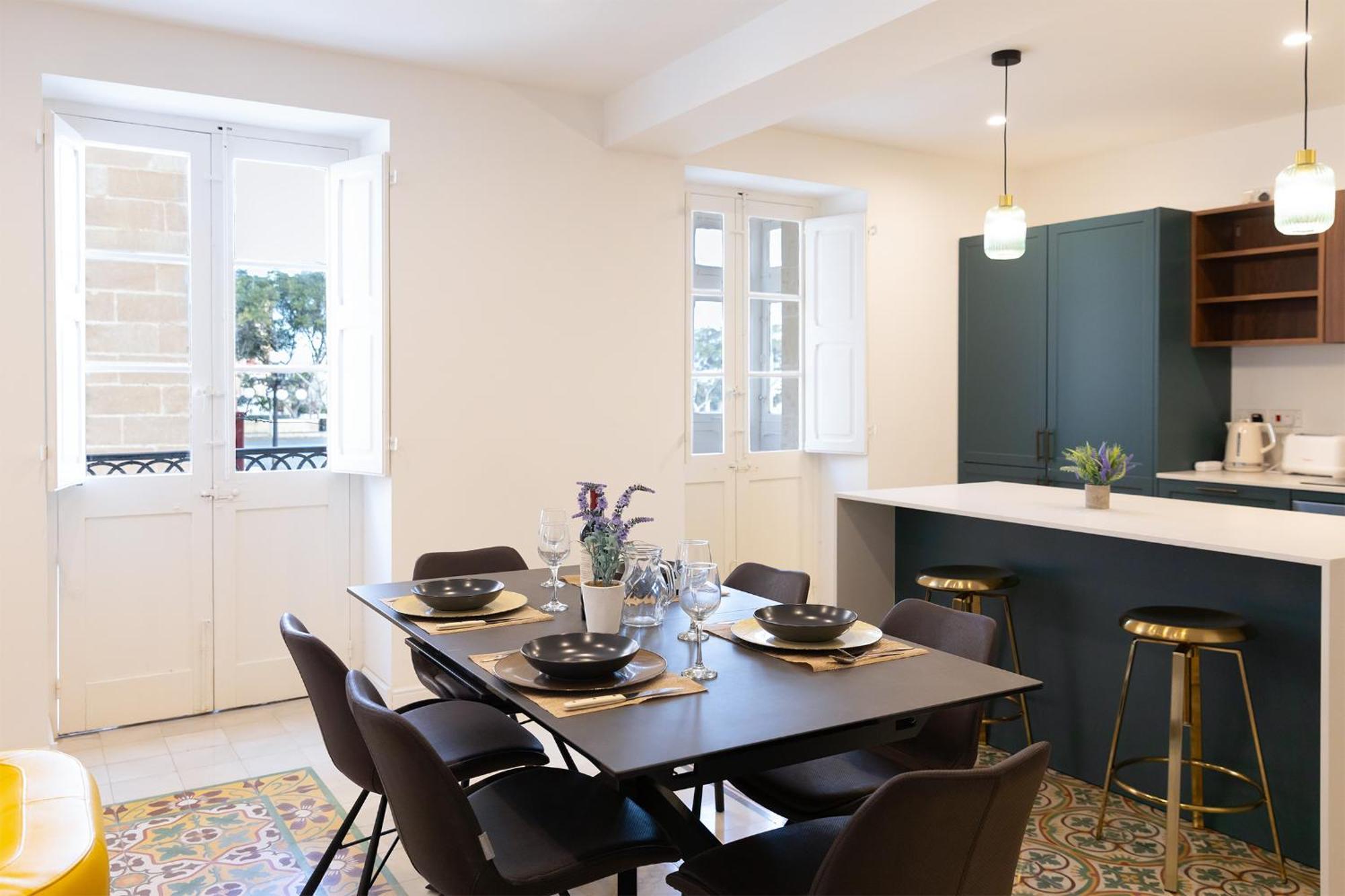 Florette Suite Designer Finish With Stunning Lounge Terrace By Arcobnb Il-Furjana Exteriér fotografie