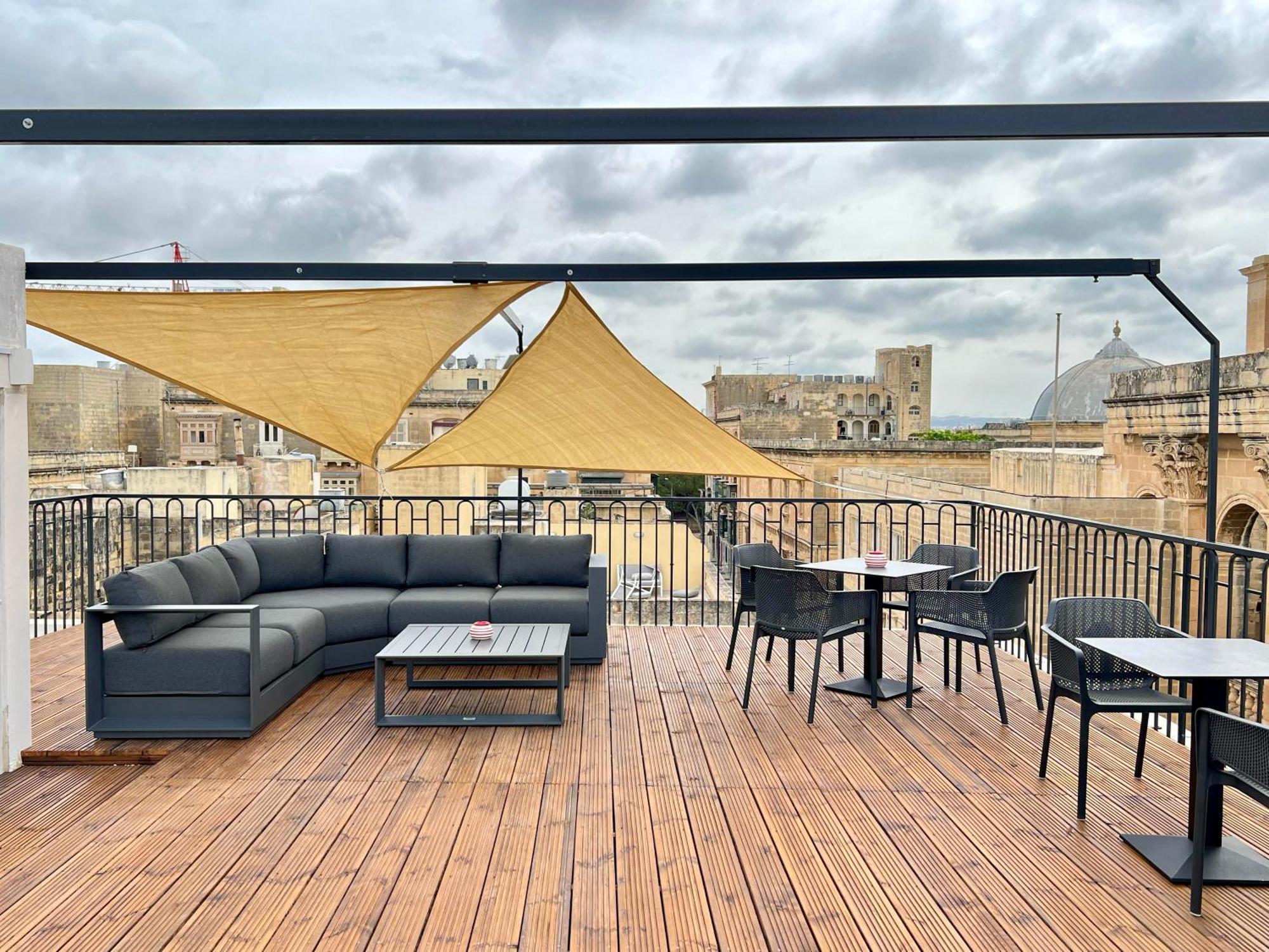 Florette Suite Designer Finish With Stunning Lounge Terrace By Arcobnb Il-Furjana Exteriér fotografie
