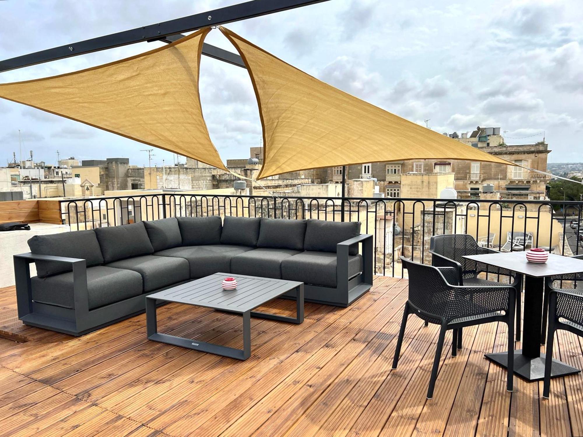 Florette Suite Designer Finish With Stunning Lounge Terrace By Arcobnb Il-Furjana Exteriér fotografie