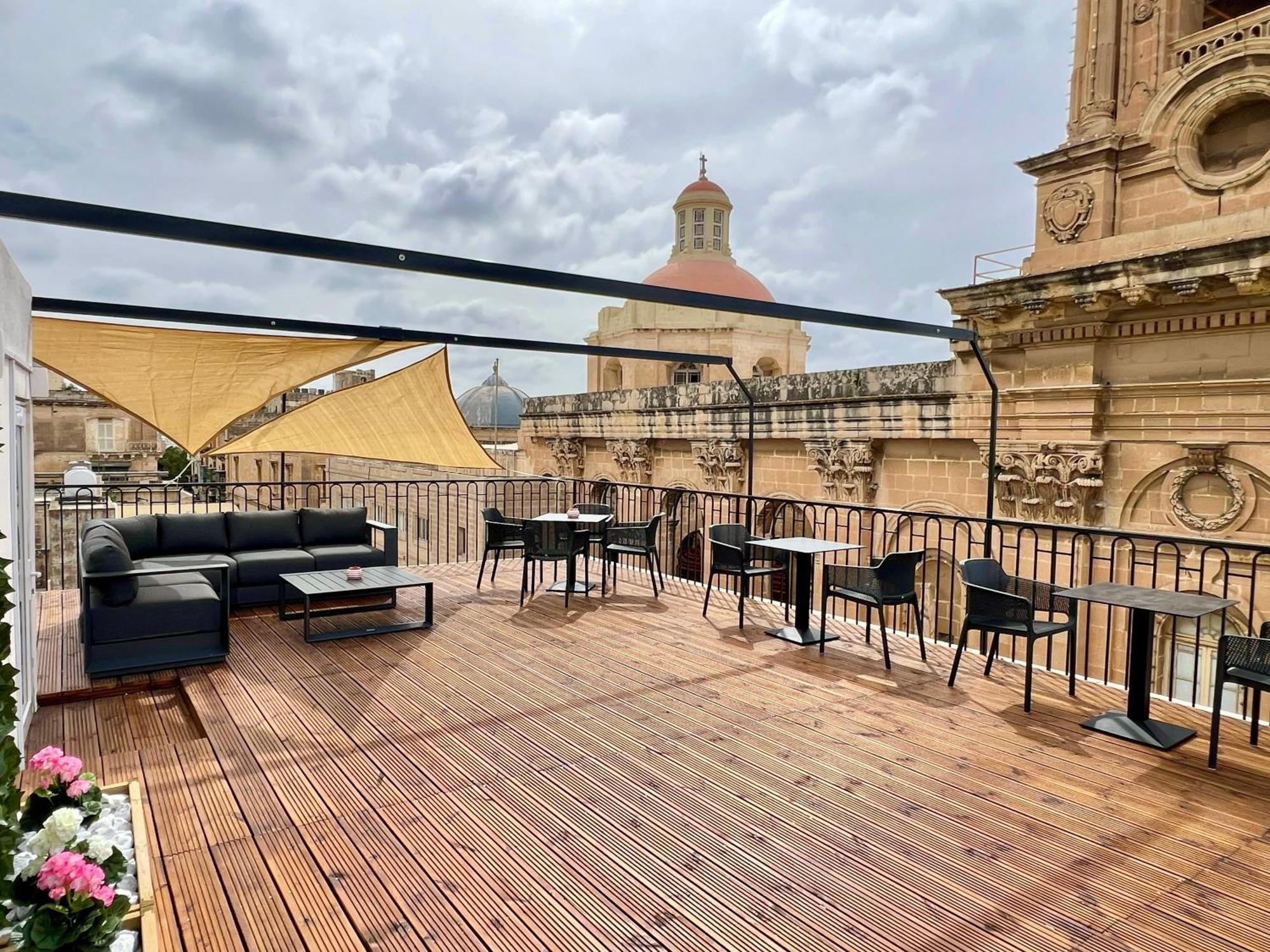 Florette Suite Designer Finish With Stunning Lounge Terrace By Arcobnb Il-Furjana Exteriér fotografie