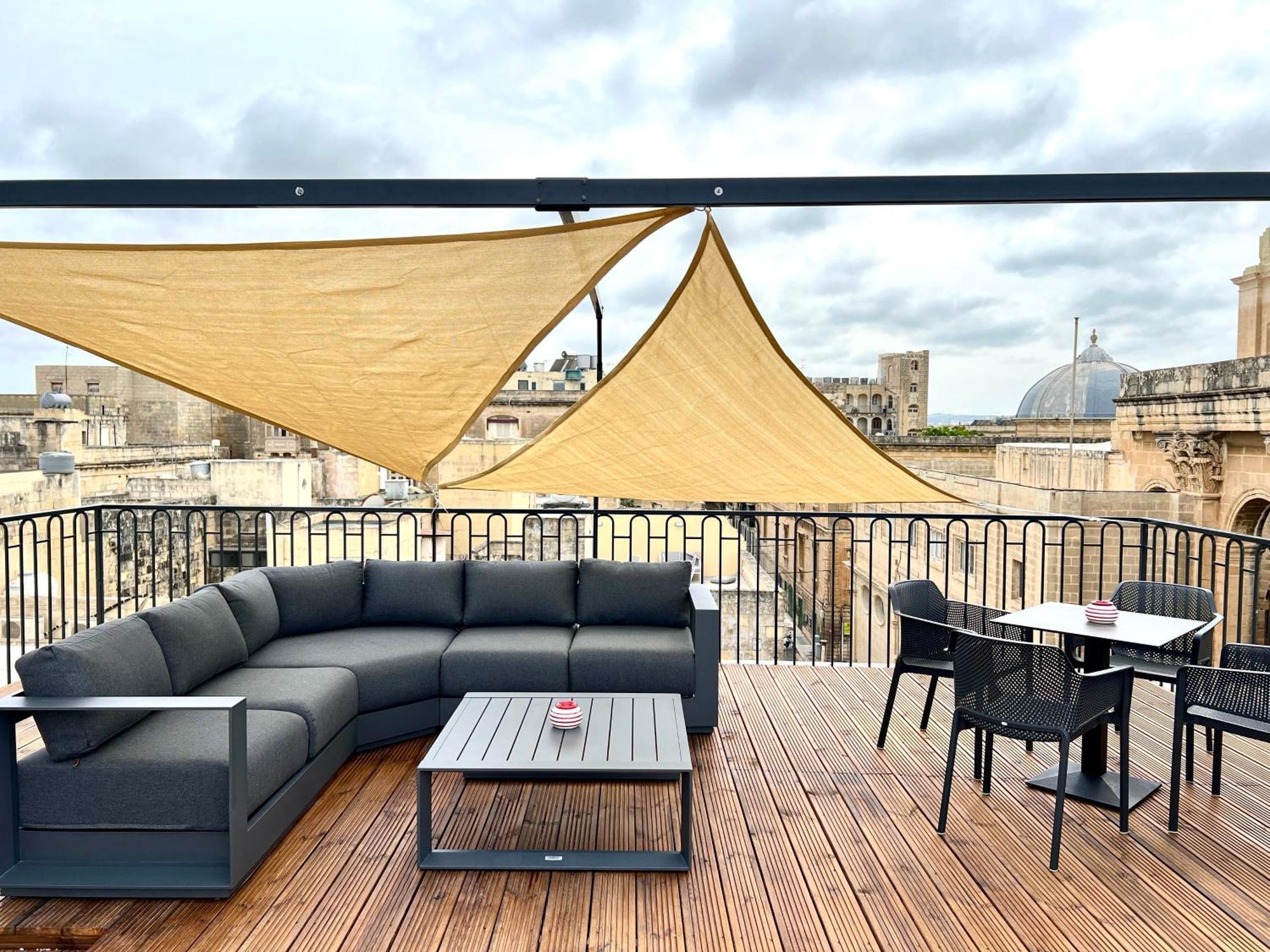Florette Suite Designer Finish With Stunning Lounge Terrace By Arcobnb Il-Furjana Exteriér fotografie